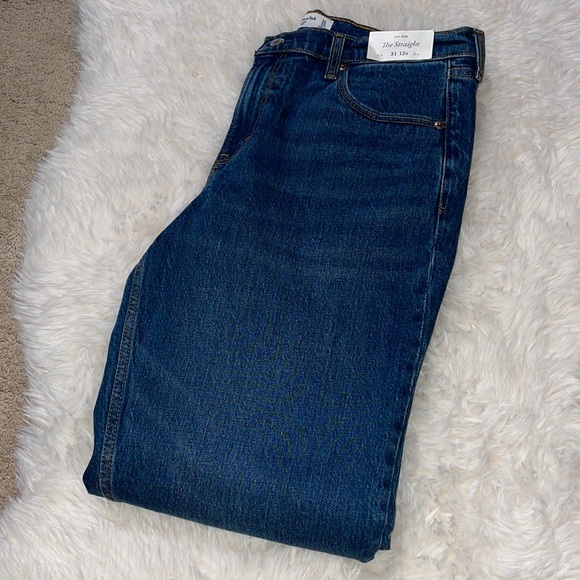Abercrombie & Fitch Mid Rise Jeans - Picture 3 of 4